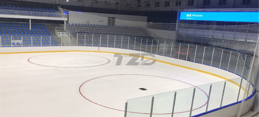 冰球场围栏